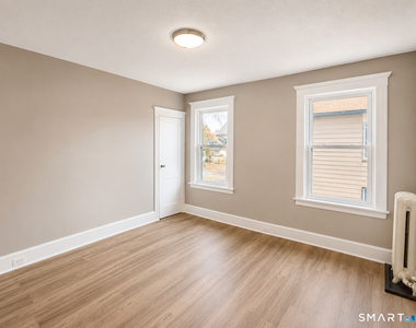 696 Main Street - Photo Thumbnail 6
