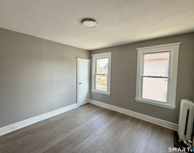 696 Main Street - Photo Thumbnail 4