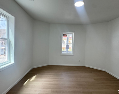 16 Arch Street - Photo Thumbnail 6
