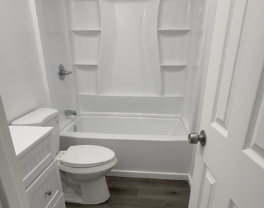 16 Arch Street - Photo Thumbnail 2