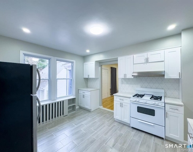 23 Lake Street - Photo Thumbnail 7