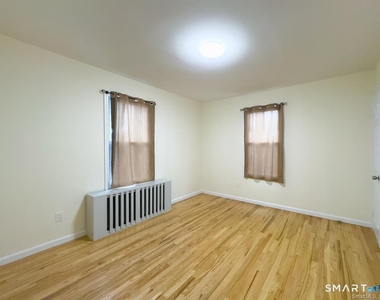 23 Lake Street - Photo Thumbnail 8