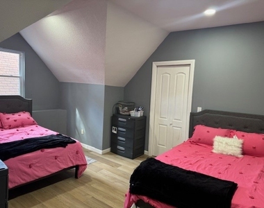 1030 Ross Avenue - Photo Thumbnail 10