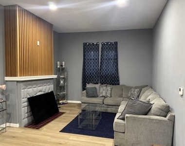 1030 Ross Avenue - Photo Thumbnail 1
