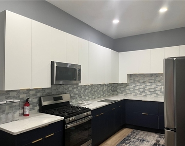 1030 Ross Avenue - Photo Thumbnail 7
