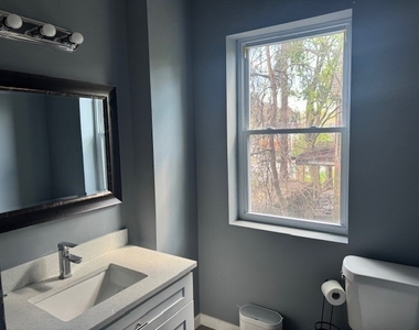 1030 Ross Avenue - Photo Thumbnail 11