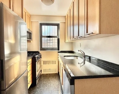East 13th Street - Photo Thumbnail 3