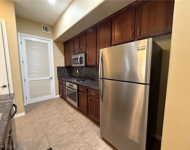 68 E Serene Avenue - Photo Thumbnail 3