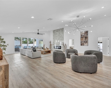 3630 Tobias Lane - Photo Thumbnail 7