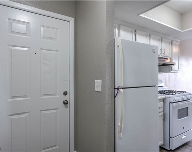 4571 Carriage Park Drive - Photo Thumbnail 2