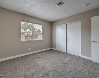 4571 Carriage Park Drive - Photo Thumbnail 10