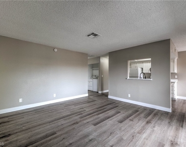 4571 Carriage Park Drive - Photo Thumbnail 4