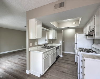 4571 Carriage Park Drive - Photo Thumbnail 6