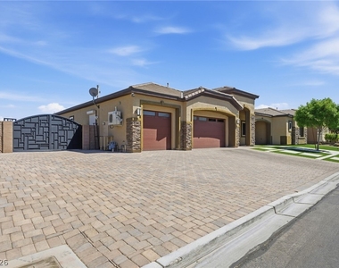 3922 Jacob Lake Circle - Photo Thumbnail 3