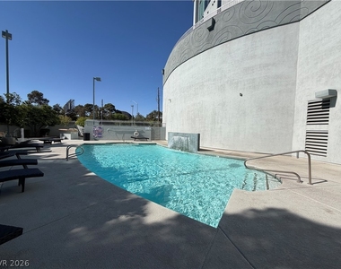 360 E Desert Inn Road - Photo Thumbnail 1