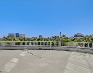 360 E Desert Inn Road - Photo Thumbnail 37