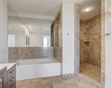 360 E Desert Inn Road - Photo Thumbnail 20