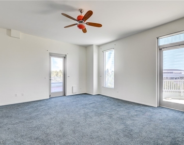 360 E Desert Inn Road - Photo Thumbnail 15