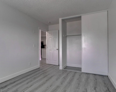 921 Snug Harbor Street - Photo Thumbnail 14
