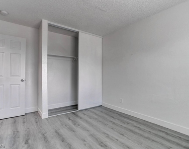 921 Snug Harbor Street - Photo Thumbnail 15