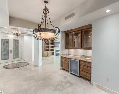 9103 Alta Drive - Photo Thumbnail 14