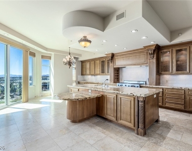 9103 Alta Drive - Photo Thumbnail 4