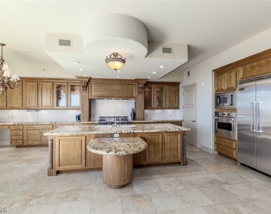 9103 Alta Drive - Photo Thumbnail 7
