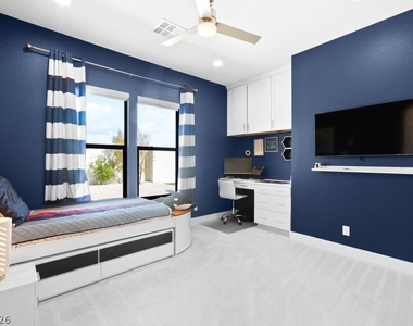 4315 N Dapple Gray Road - Photo Thumbnail 10