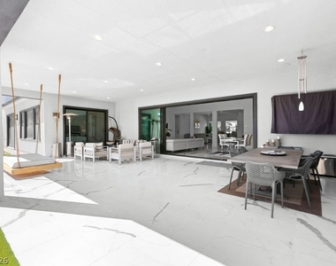 4315 N Dapple Gray Road - Photo Thumbnail 32