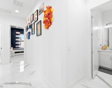 4315 N Dapple Gray Road - Photo Thumbnail 11
