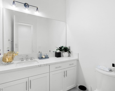 4315 N Dapple Gray Road - Photo Thumbnail 12