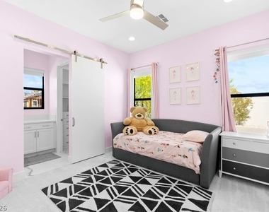 4315 N Dapple Gray Road - Photo Thumbnail 19