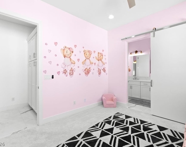 4315 N Dapple Gray Road - Photo Thumbnail 93