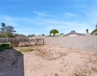 2102 E Russell Road - Photo Thumbnail 31