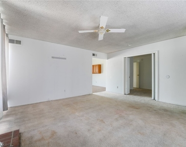 2102 E Russell Road - Photo Thumbnail 4