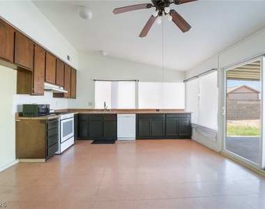 2102 E Russell Road - Photo Thumbnail 8