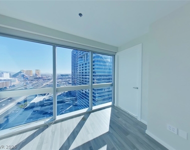 4471 Dean Martin Drive - Photo Thumbnail 12