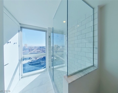 4471 Dean Martin Drive - Photo Thumbnail 15