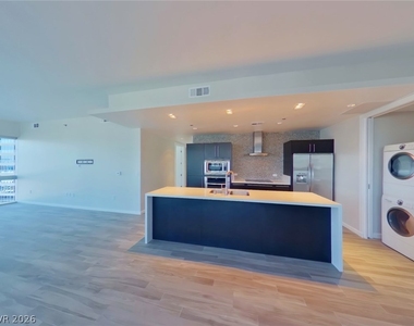 4471 Dean Martin Drive - Photo Thumbnail 7