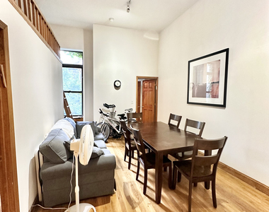West 87th Street - Photo Thumbnail 1