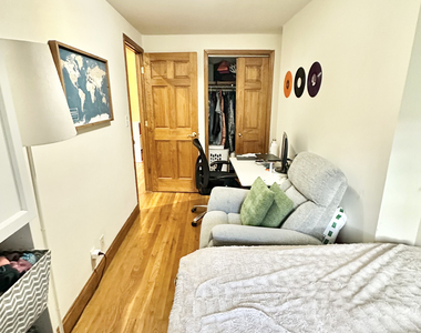 West 87th Street - Photo Thumbnail 3