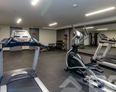 8 Fairview Place - Photo Thumbnail 7