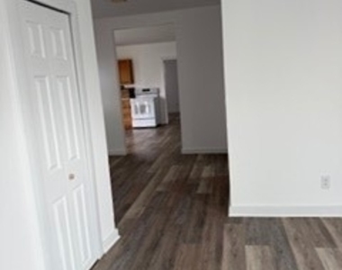 5 Walnut Street - Photo Thumbnail 4