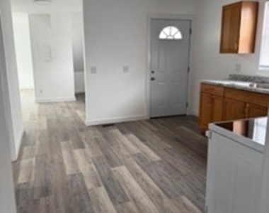 5 Walnut Street - Photo Thumbnail 7