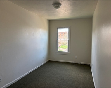 122 W High Street - Photo Thumbnail 6