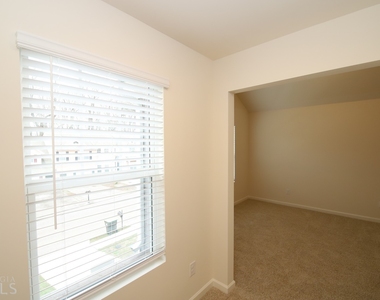 85 Chastain Circle - Photo Thumbnail 11