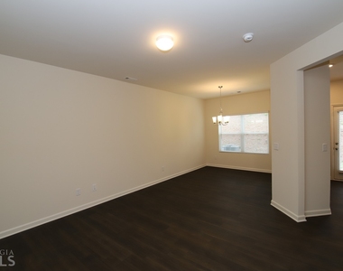 85 Chastain Circle - Photo Thumbnail 2