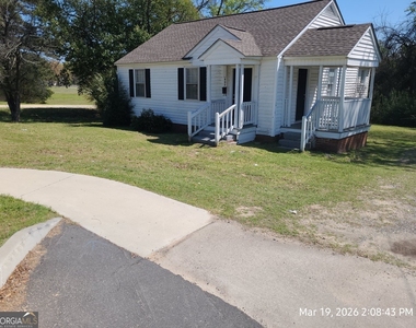802 W Moore Street - Photo Thumbnail 5