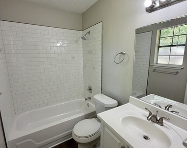 5663 Saint Thomas Drive - Photo Thumbnail 12