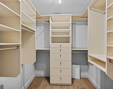 3180 Mathieson Drive - Photo Thumbnail 9